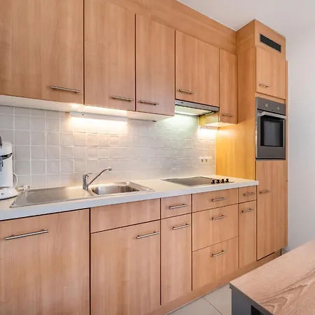 La Poudri Re In With Terrace, Cleaning Included Apartment