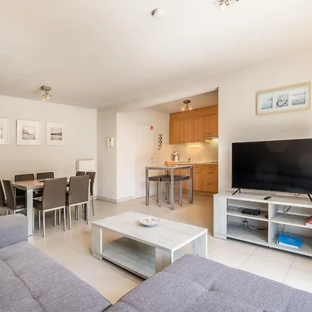 La Poudri Re In With Terrace, Cleaning Included Apartment Koksijde
