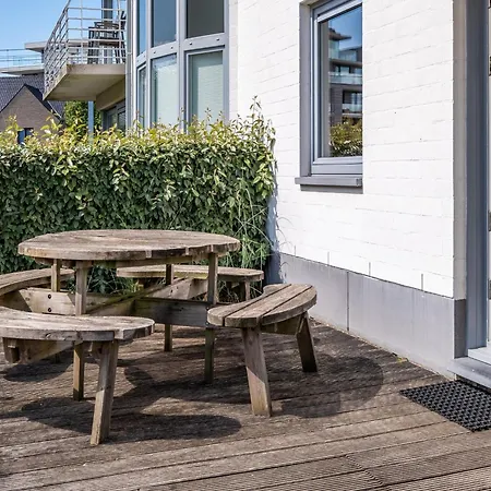 La Poudri Re In With Terrace, Cleaning Included Apartment Koksijde