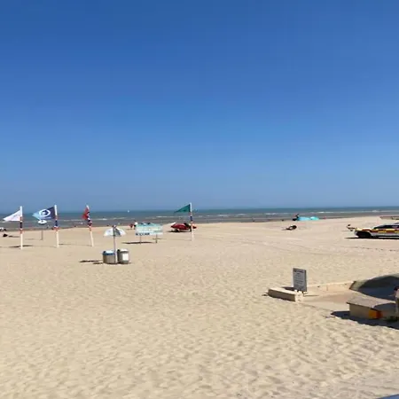 La Poudri Re In With Terrace, Cleaning Included Apartment Koksijde